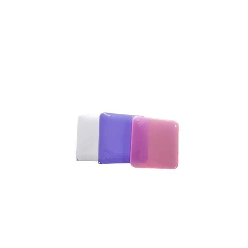 PORTA CUBREBOCA DE COLOR VARIADO DE PLASTICO 13 X 13 CMS